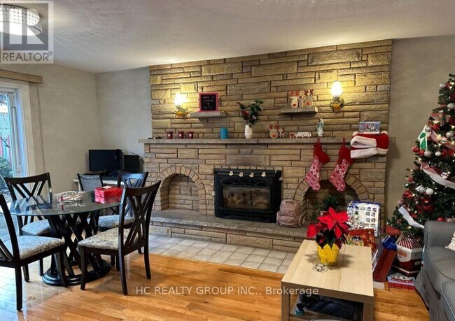 Photo du bâtiment - 322 Carson Dr