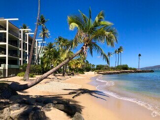 Building Photo - 4999 Kahala Ave