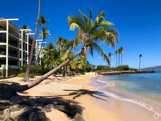 Building Photo - 4999 Kahala Ave