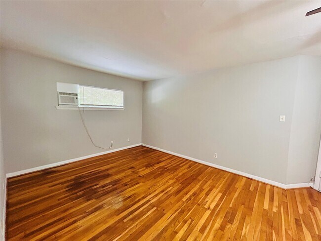 Building Photo - 8803 Timberside Dr