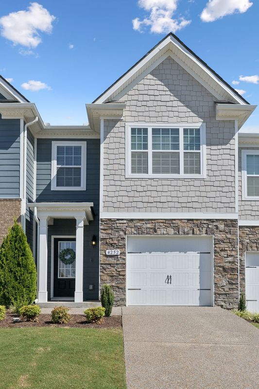 Foto principal - 4252 Grapevine Loop