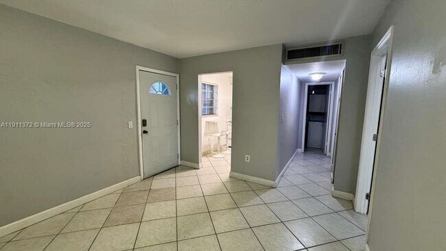 Foto del edificio - 6195 W 18th Ave