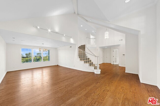 Foto del edificio - 5958 Busch Dr