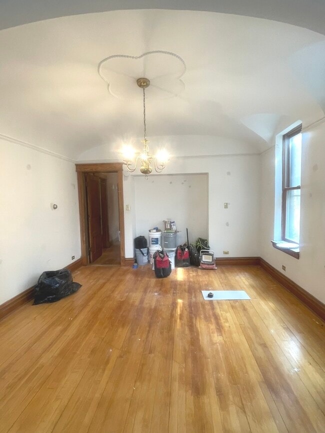 Building Photo - 1646 W Byron St