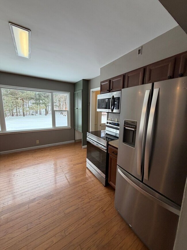 Foto del edificio - AVAILABLE NOW- 3 BED 2 BATH Home!