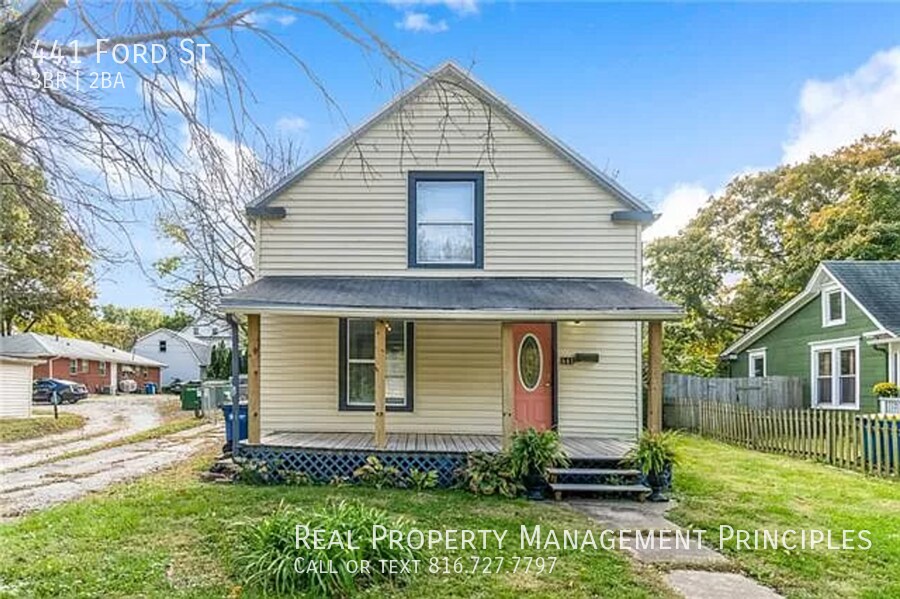 Primary Photo - Recently Renovated 3 Bedroom, 1.5 Bathroom...