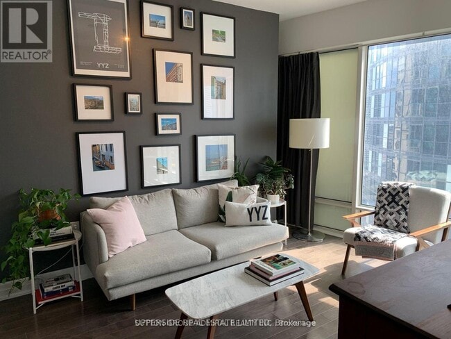 Building Photo - 8 The Esplanade