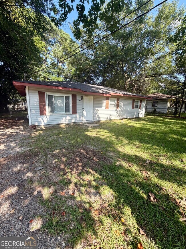 Foto del edificio - 814 Crestwood Terrace