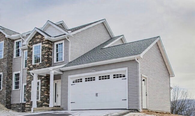 Building Photo - 33 Wisteria Ln