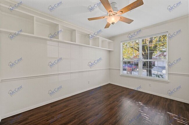 Foto del edificio - 5117 Holly Hock Ln