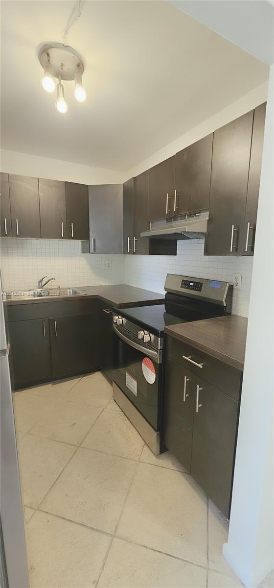 Foto del edificio - 304 NW 30th Ct