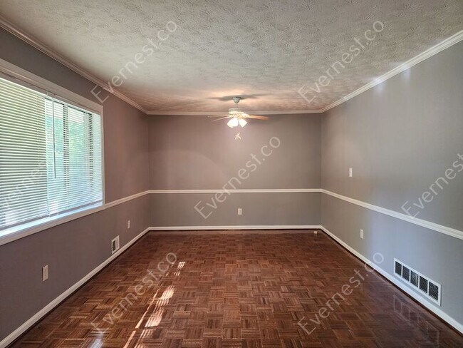 Foto del edificio - 1529 Winchester Trail