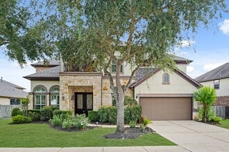 Building Photo - 2515 Sentry Oak Way