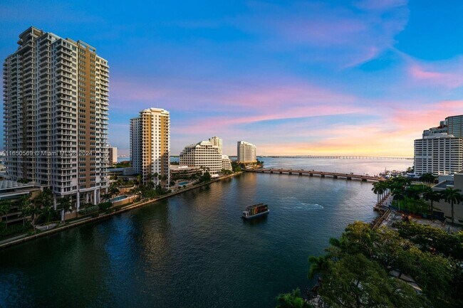 Foto del edificio - 495 Brickell Ave