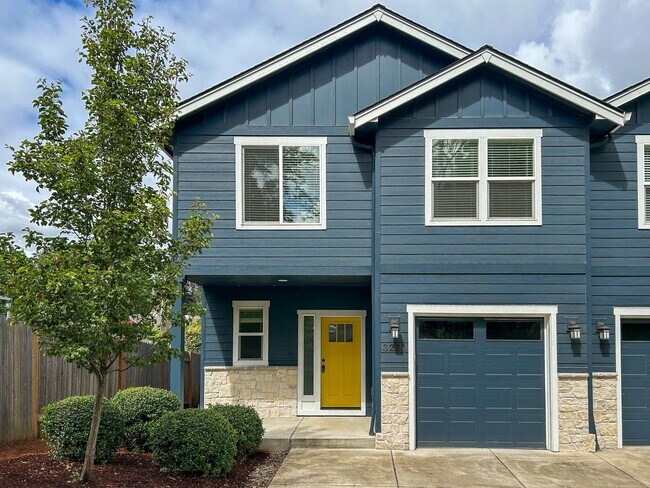 Foto del edificio - 3221-3223 Pheasant Ave SE