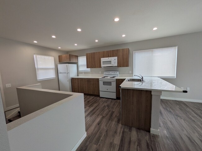 Building Photo - 65 S 18th Ave