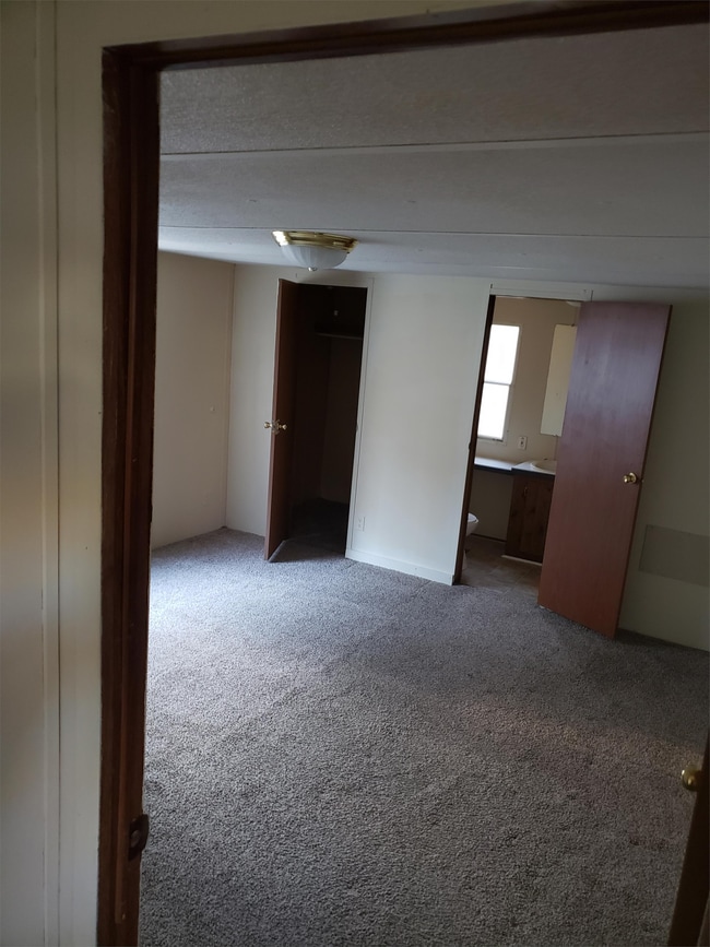 Building Photo - 60 K Way