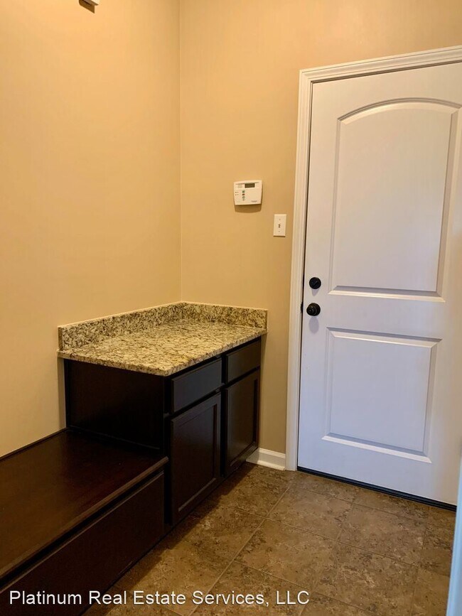 Building Photo - 3 br, 2 bath House - 8624 Abertay Ave