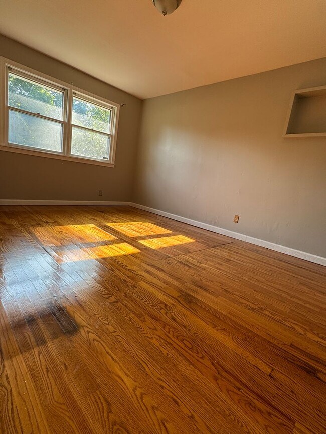 Foto del edificio - Adorable 3 bedroom 1 bath on the Eastside!