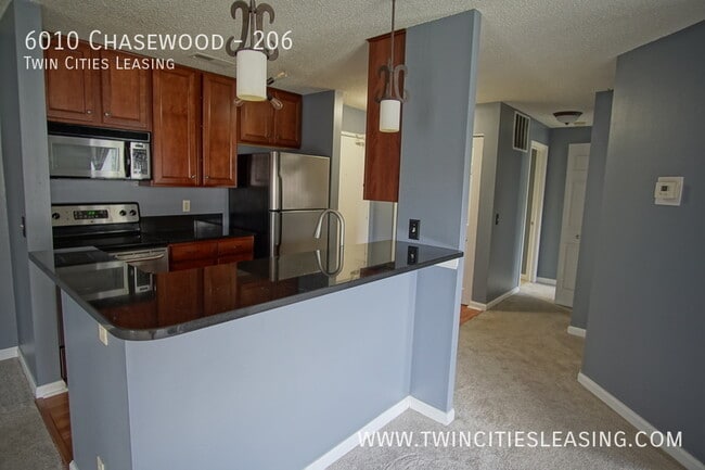 Building Photo - 1 Bed/1 Bath Condo Featuring an Office, Pa...