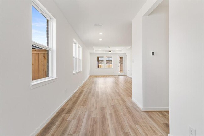 Foto del edificio - 9014 Cottage Cypress Ln