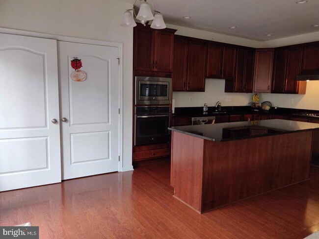 Foto del edificio - 42891 Edgegrove Heights Terrace