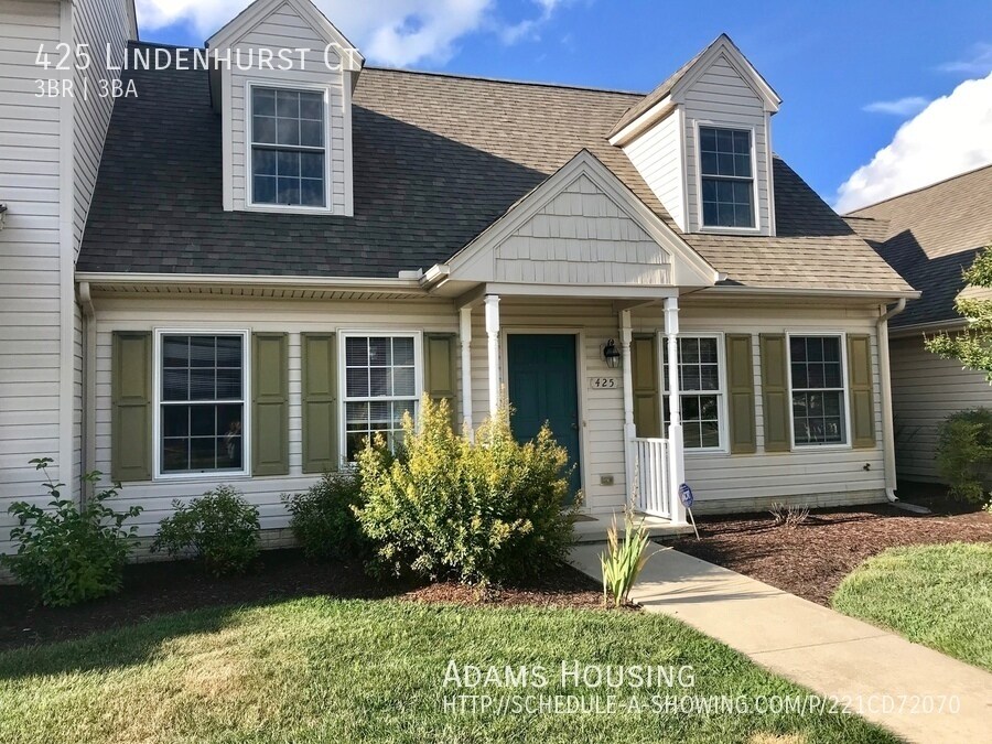 Primary Photo - 425 Lindenhurst Court!