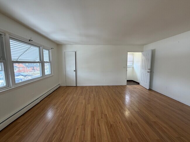 Living Room - 626 Middlesex St