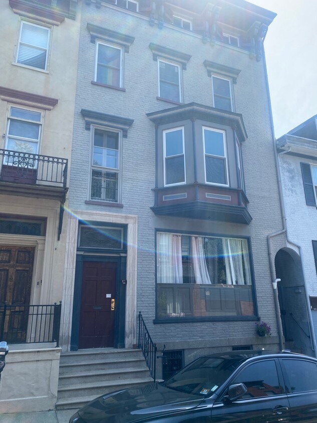 Foto principal - 25 N 2nd St