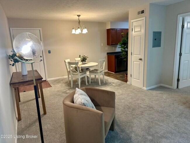 Foto del edificio - 219 Middletown Square