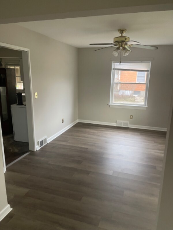 4427 Shelbyville Rd Unit Apt 1, Brownsboro Village, KY 40207 Room for