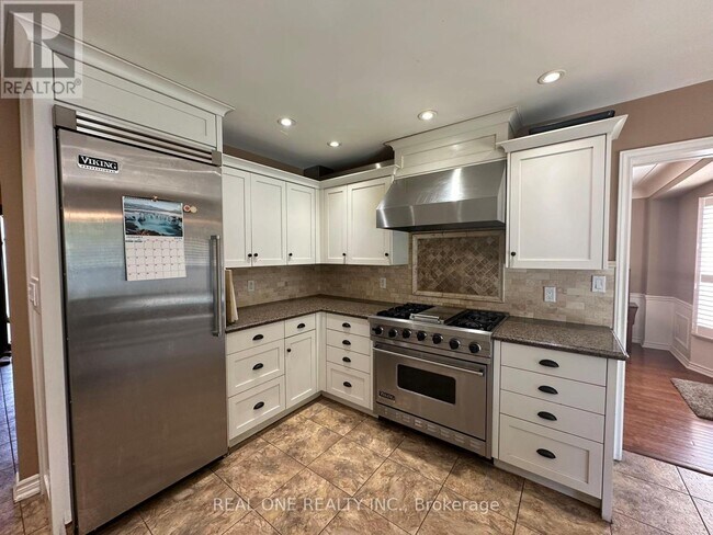 Building Photo - 3944 Glamis Ct