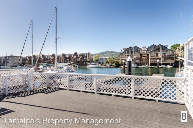 Building Photo - 22 Mooring Rd