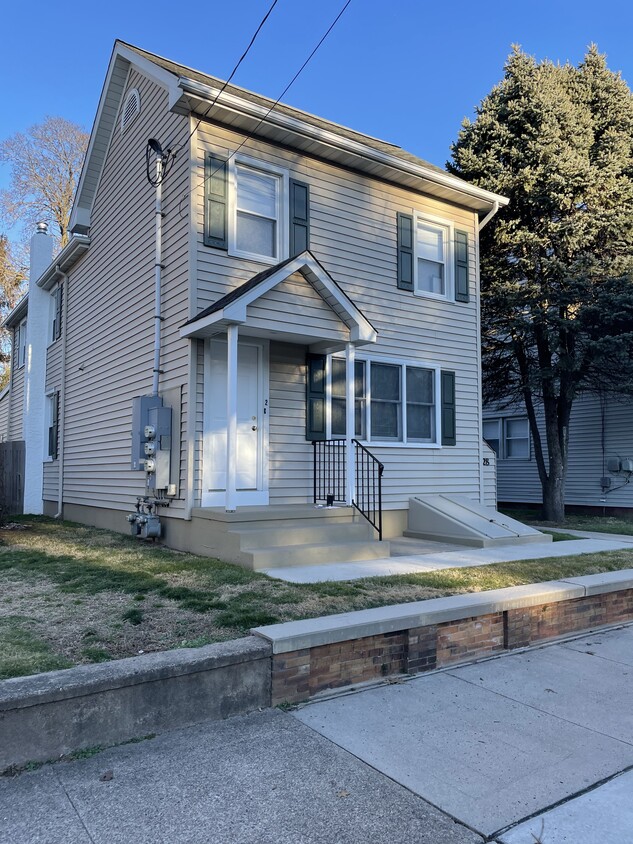 Primary Photo - 228 Washington St