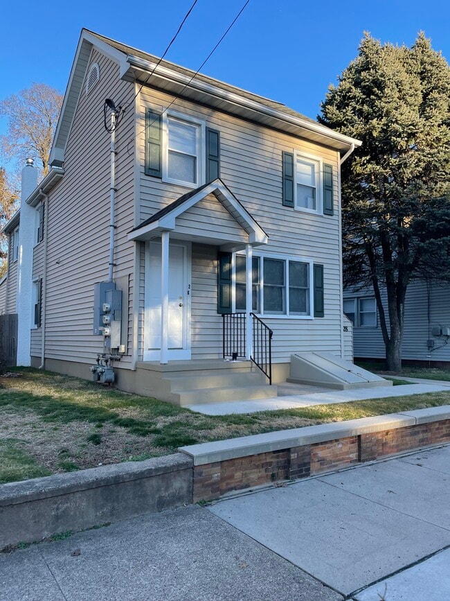 Building Photo - 228 Washington St