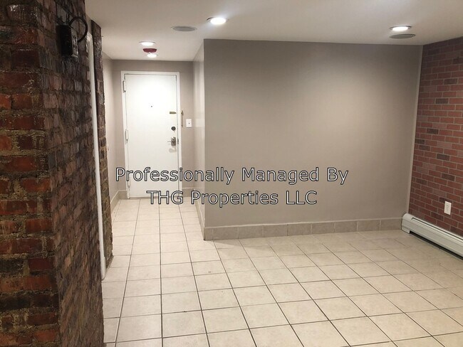 Foto del edificio - 641 Lincoln Ave