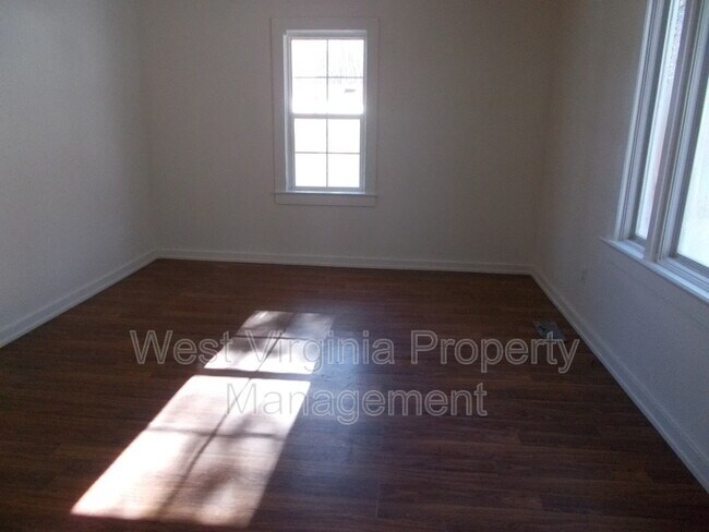 Building Photo - 317 Bair St
