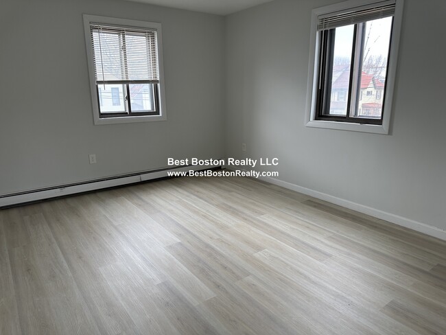 Building Photo - 714 Winthrop Ave