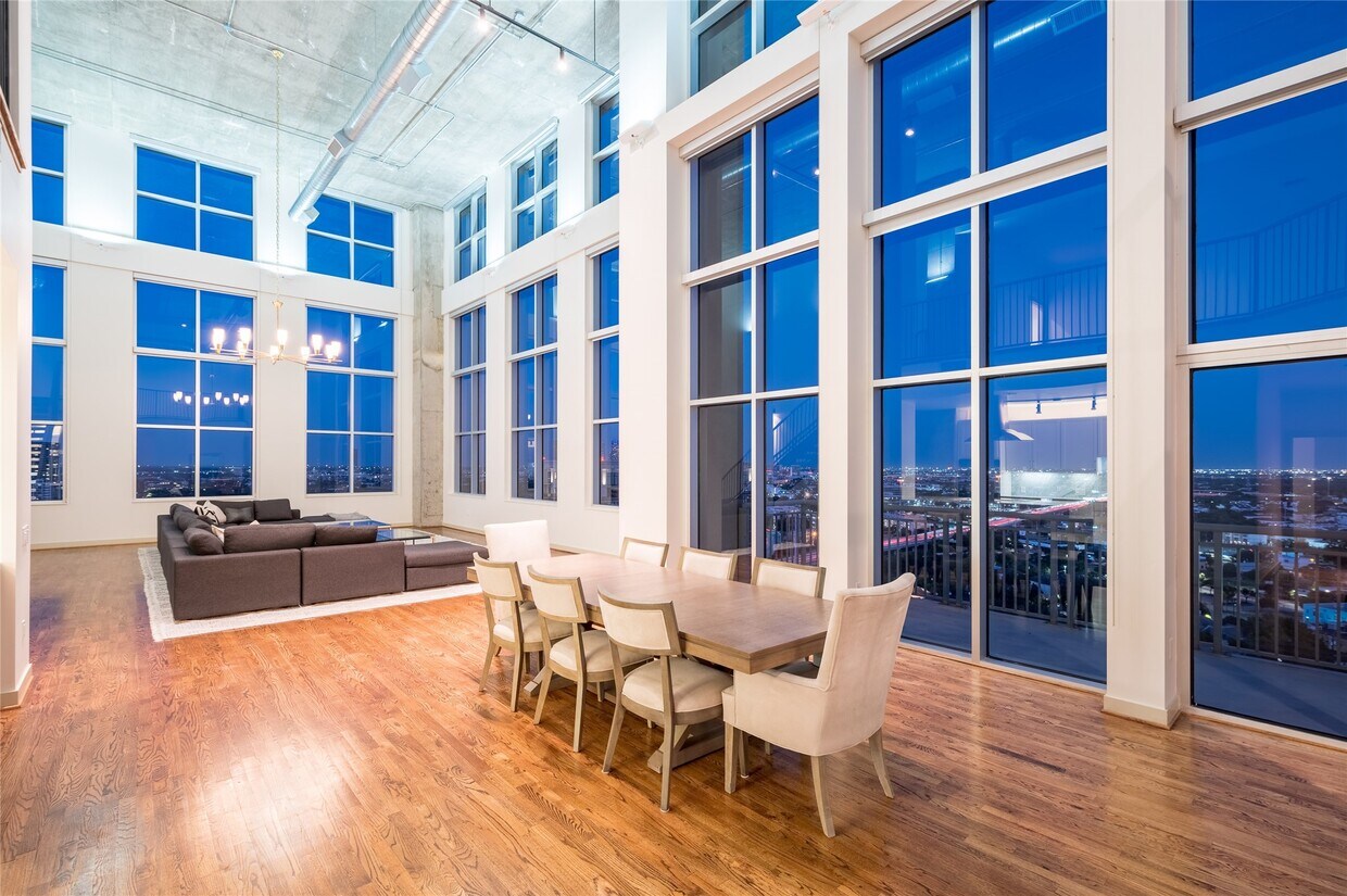 Foto principal - 4899 Montrose Blvd