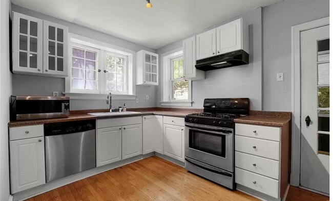 Building Photo - 2217 Oregon Ave