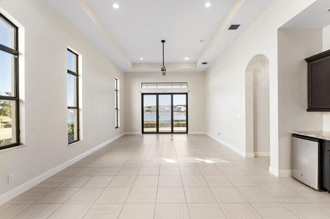 Building Photo - 241 SE Fascino Cir