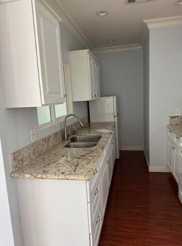 Foto principal - 2976 Glenmanor Pl