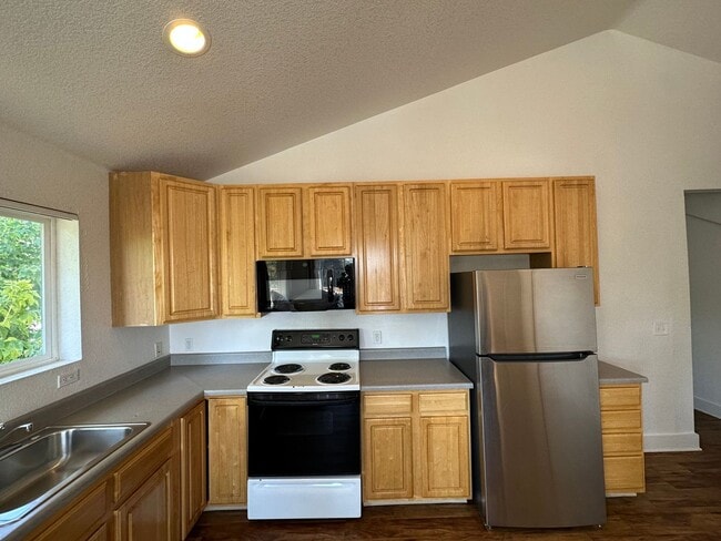 994 14th St - 994 14th St Apartment