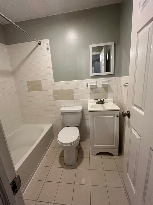 Building Photo - 4900 Walton Ave