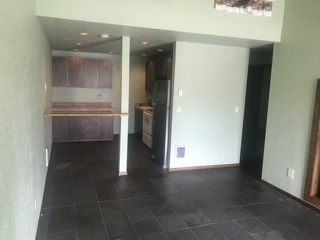 Foto del edificio - Adorable Condo in NE Bend!