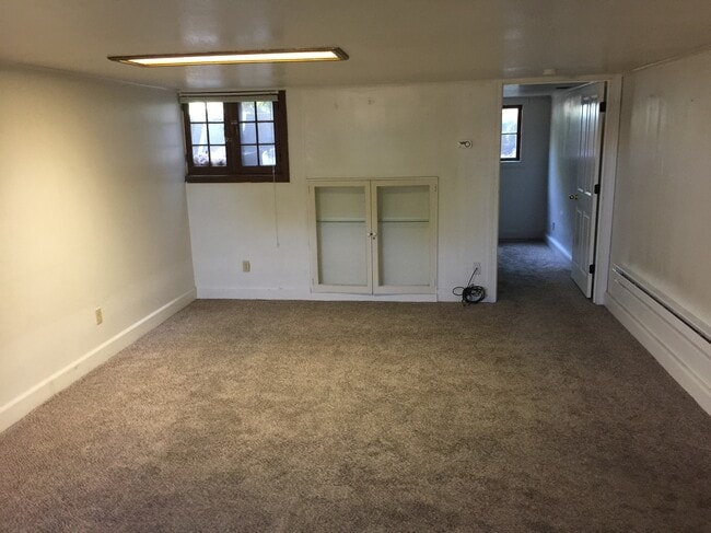 Living Room - East - 903 W Rossi St