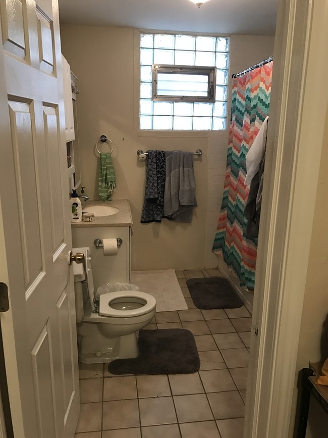 Interior Photo - 2523 N Fairfield Ave