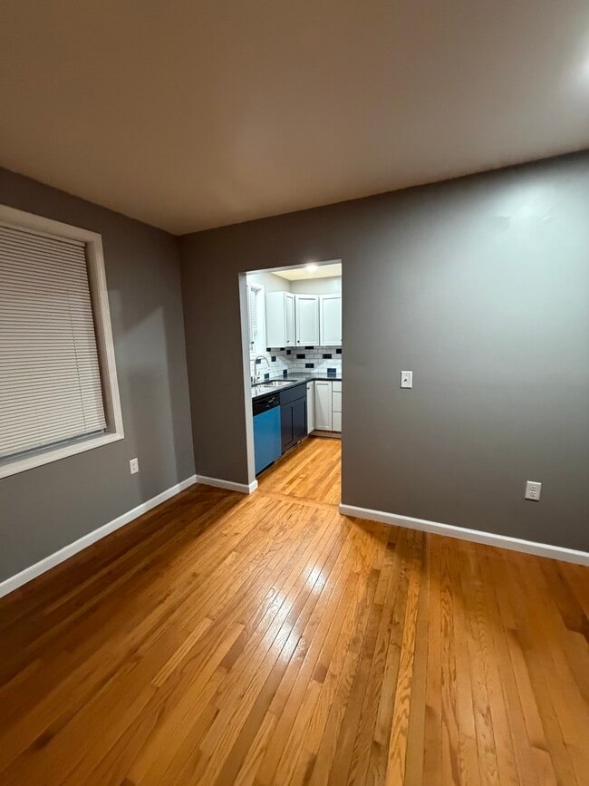 Building Photo - 504 2nd St