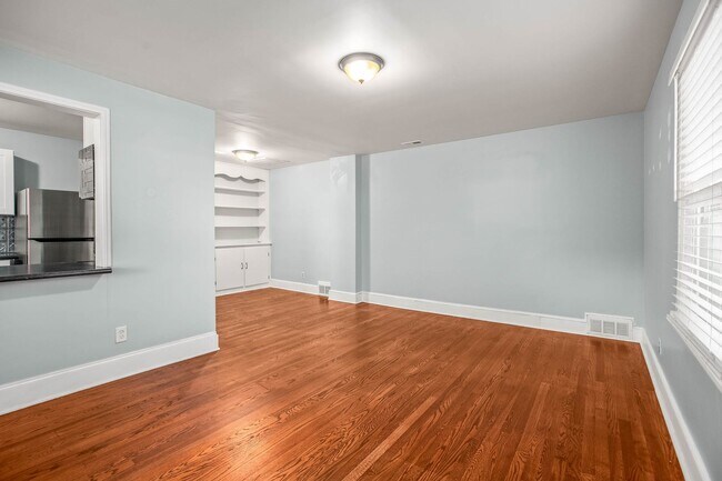 Foto del edificio - 5038 Pinewood Dr