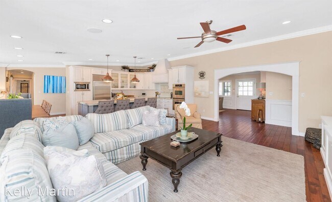 Foto del edificio - 4 br, 3.5 bath House - 6231 E. Calle Camelia